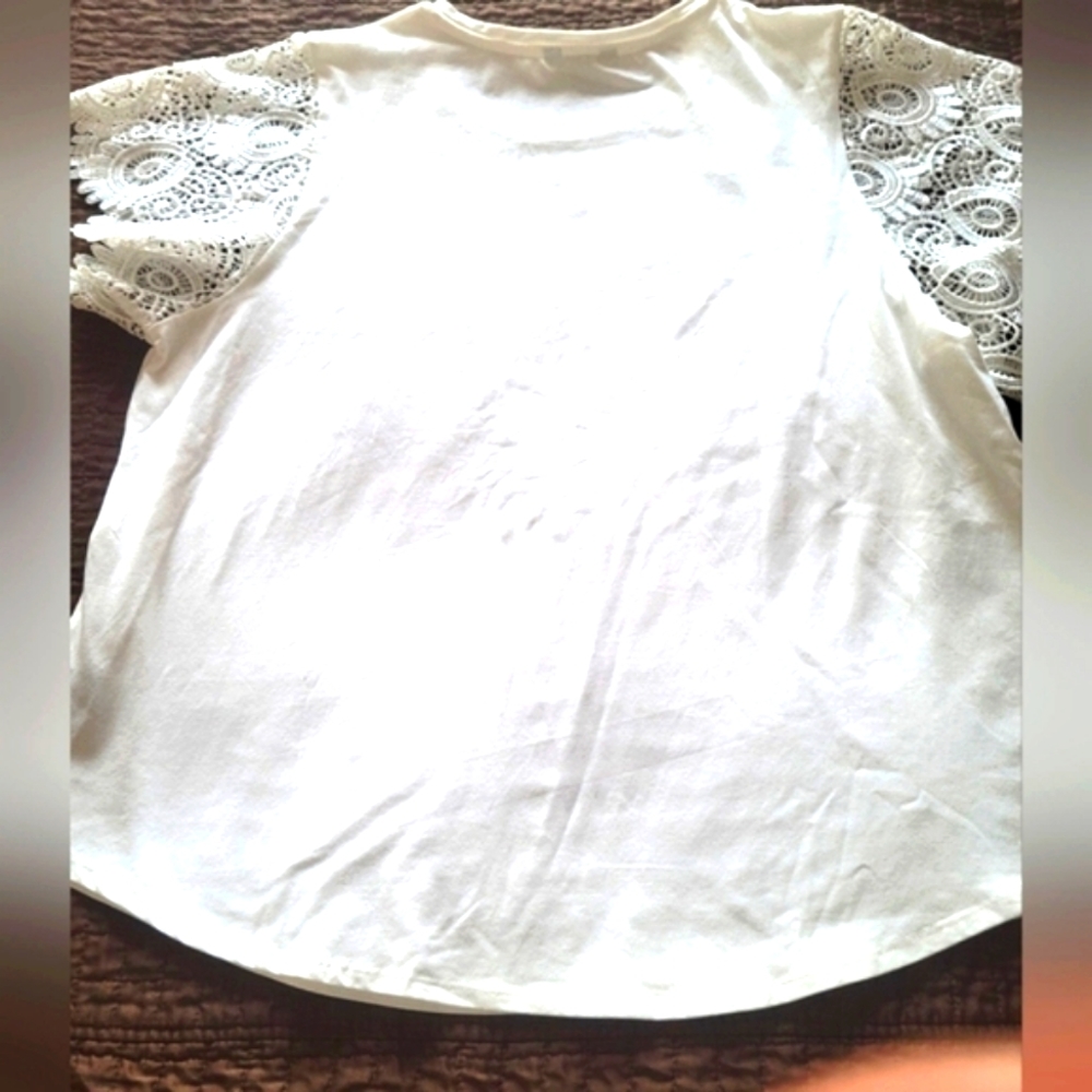 Love & Lace Novelty Top NWT - Picture 8 of 9